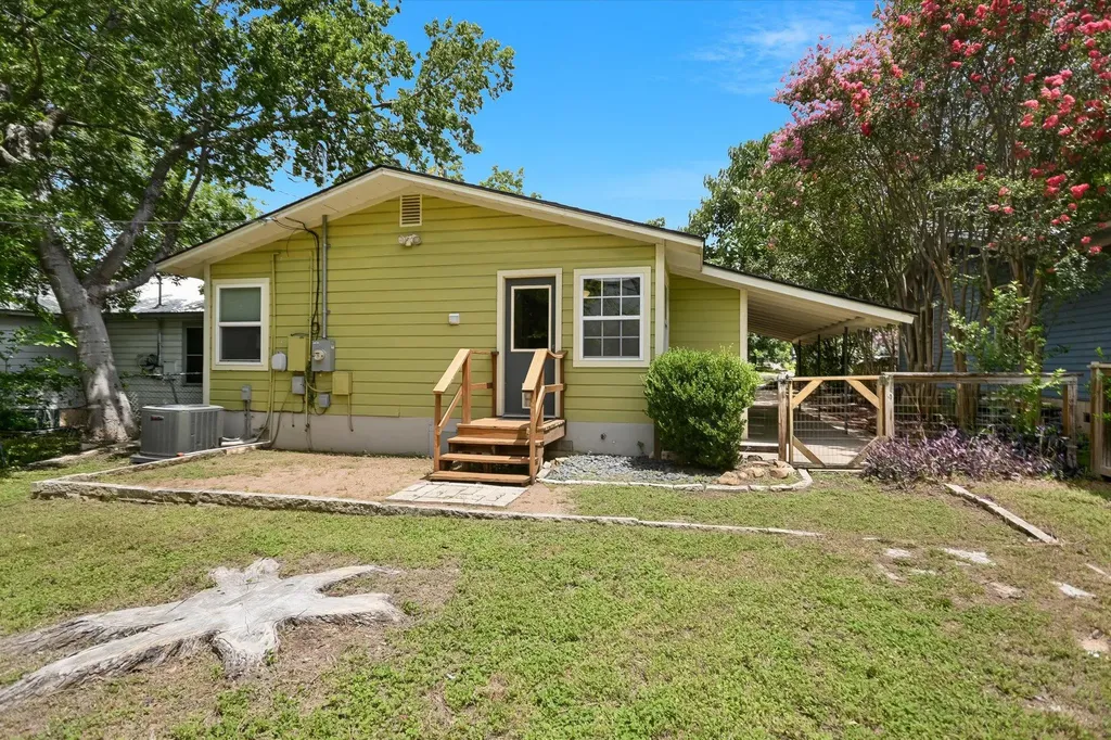 3013 E 18th Street Austin TX 78702