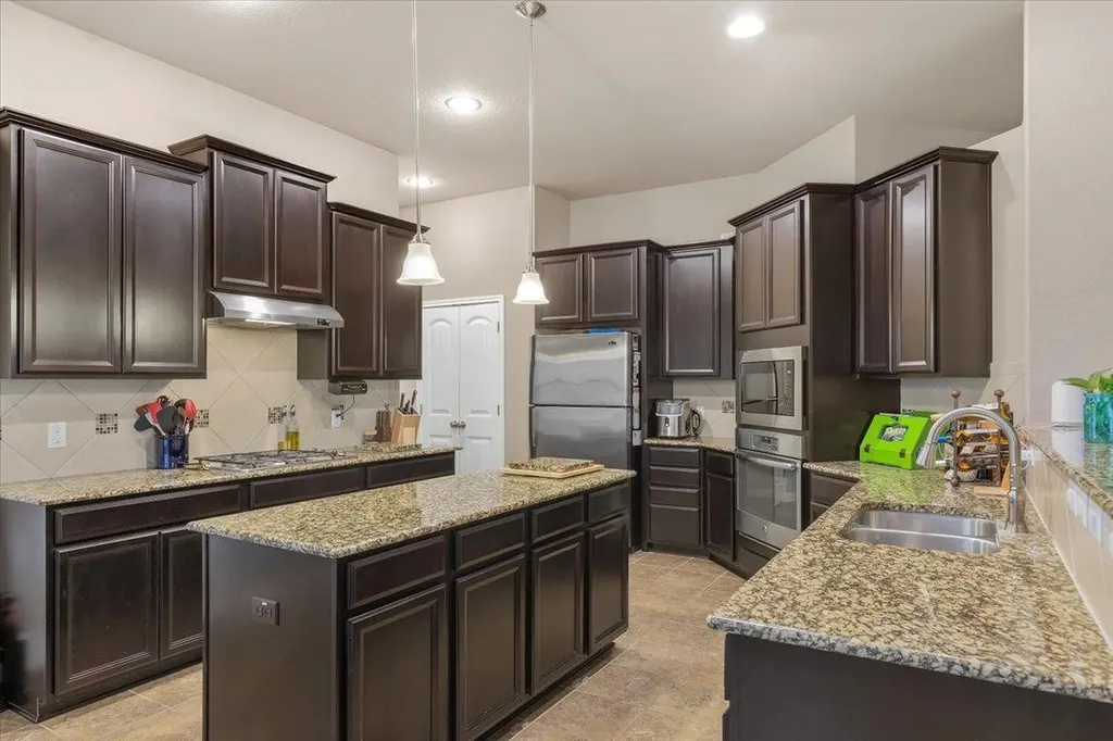 162 Sugar Creek Buda TX 78610