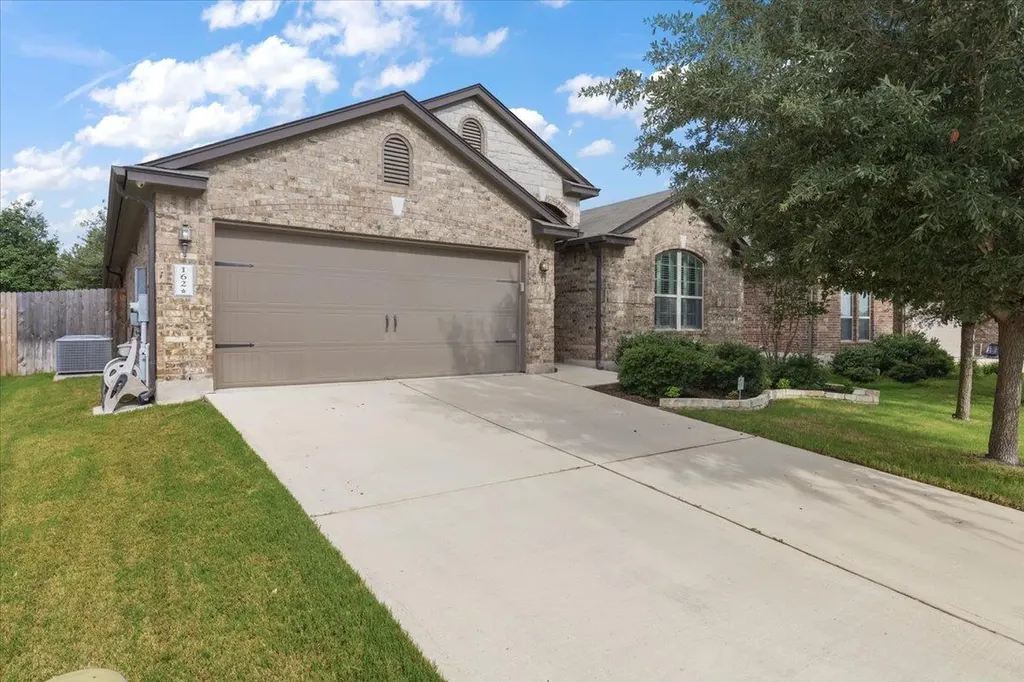 162 Sugar Creek Buda TX 78610