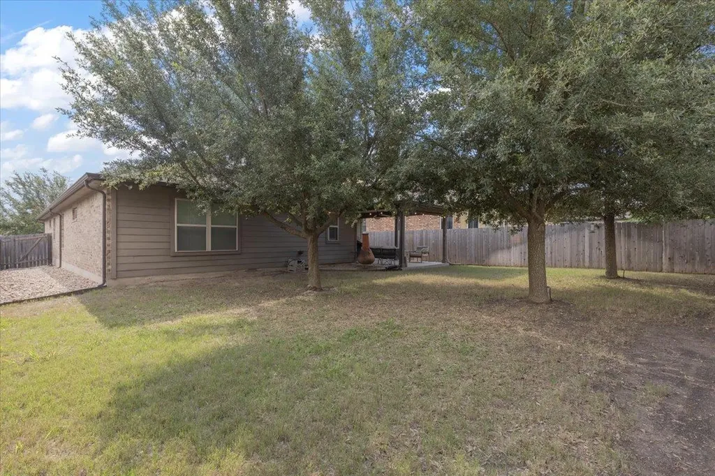 162 Sugar Creek Buda TX 78610