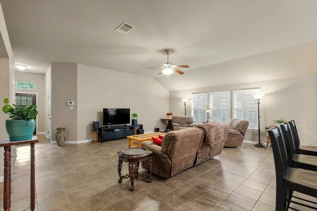 162 Sugar Creek Buda TX 78610