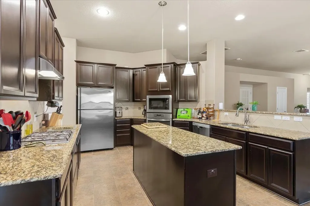 162 Sugar Creek Buda TX 78610