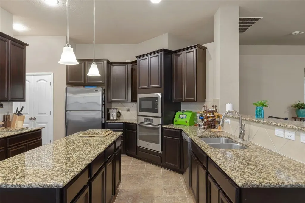 162 Sugar Creek Buda TX 78610