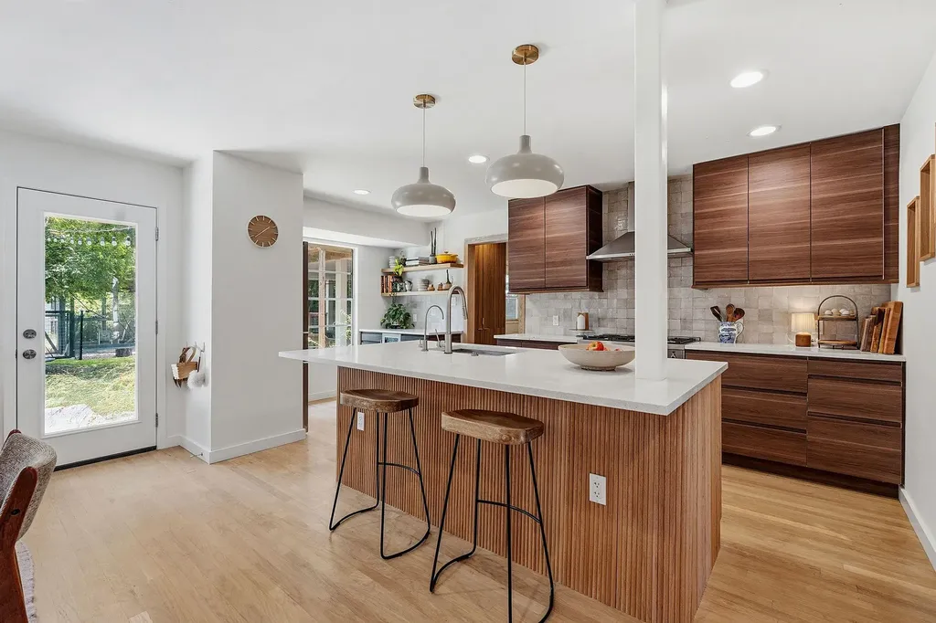 2205 Laramie Trail Austin TX 78745