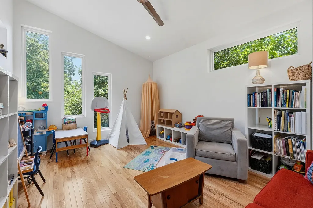 2205 Laramie Trail Austin TX 78745