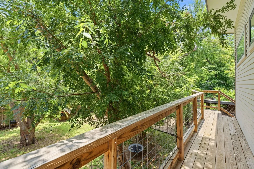 2205 Laramie Trail Austin TX 78745