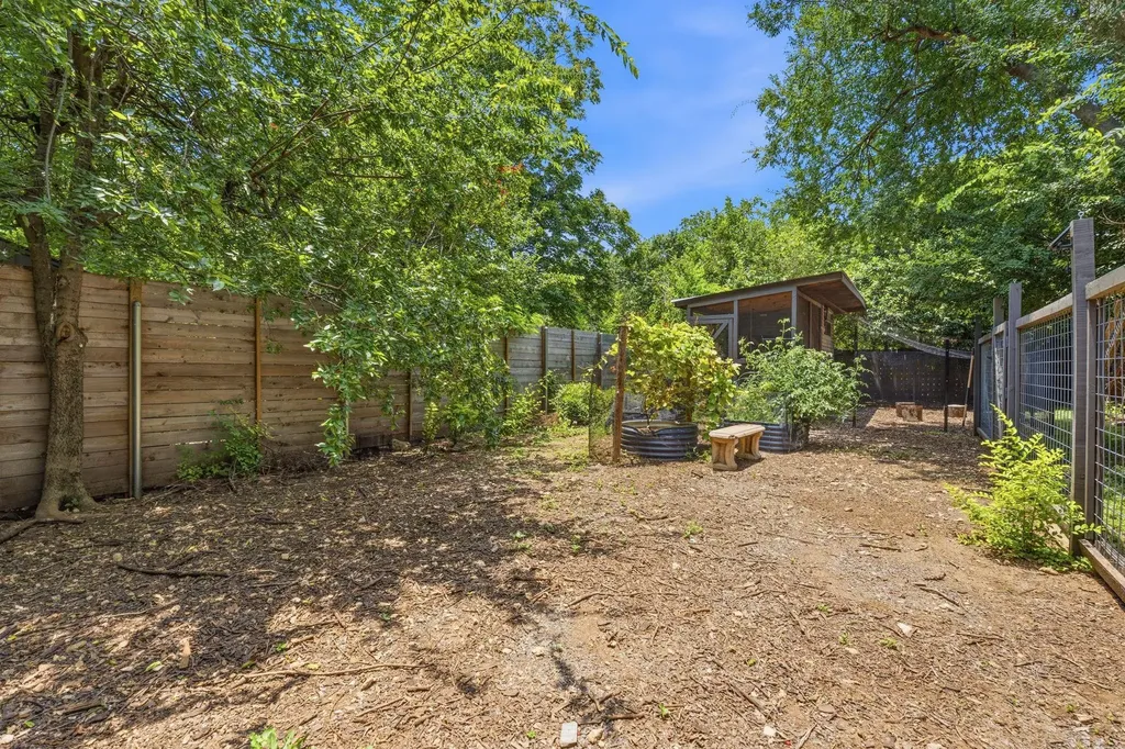 2205 Laramie Trail Austin TX 78745