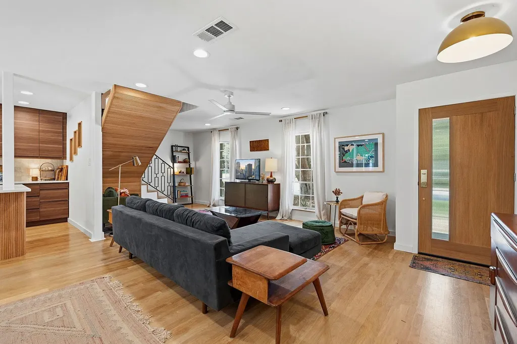 2205 Laramie Trail Austin TX 78745