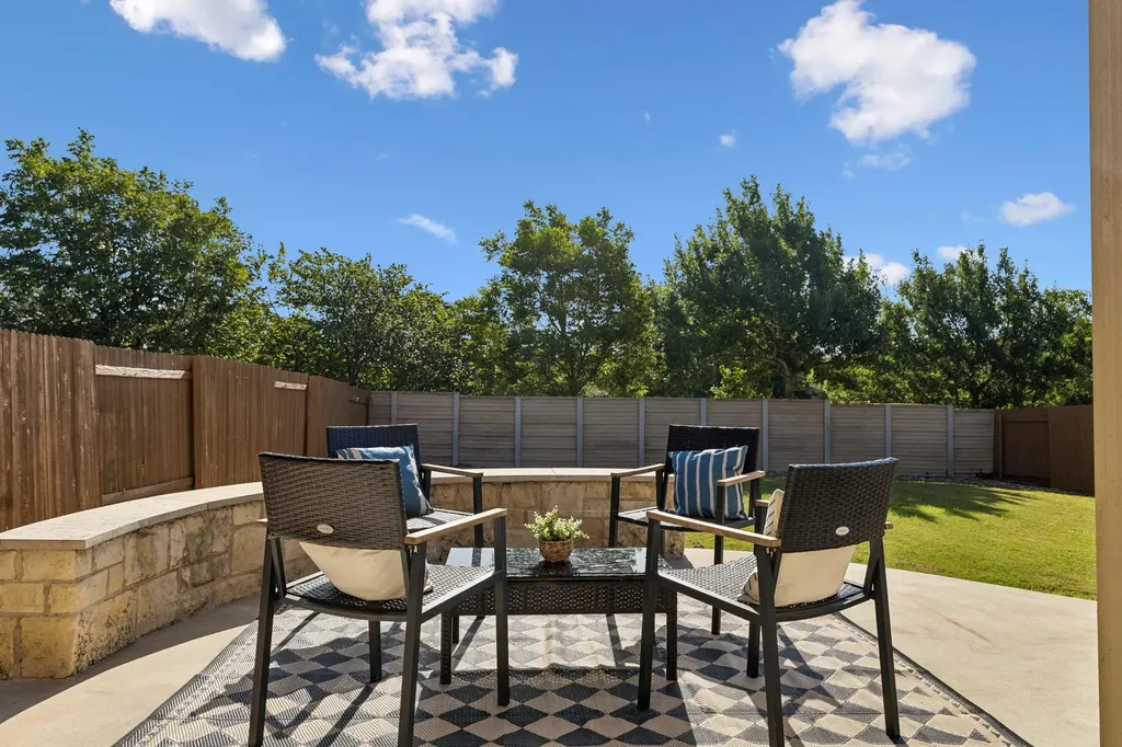 900 Myrna Bend Leander TX 78641