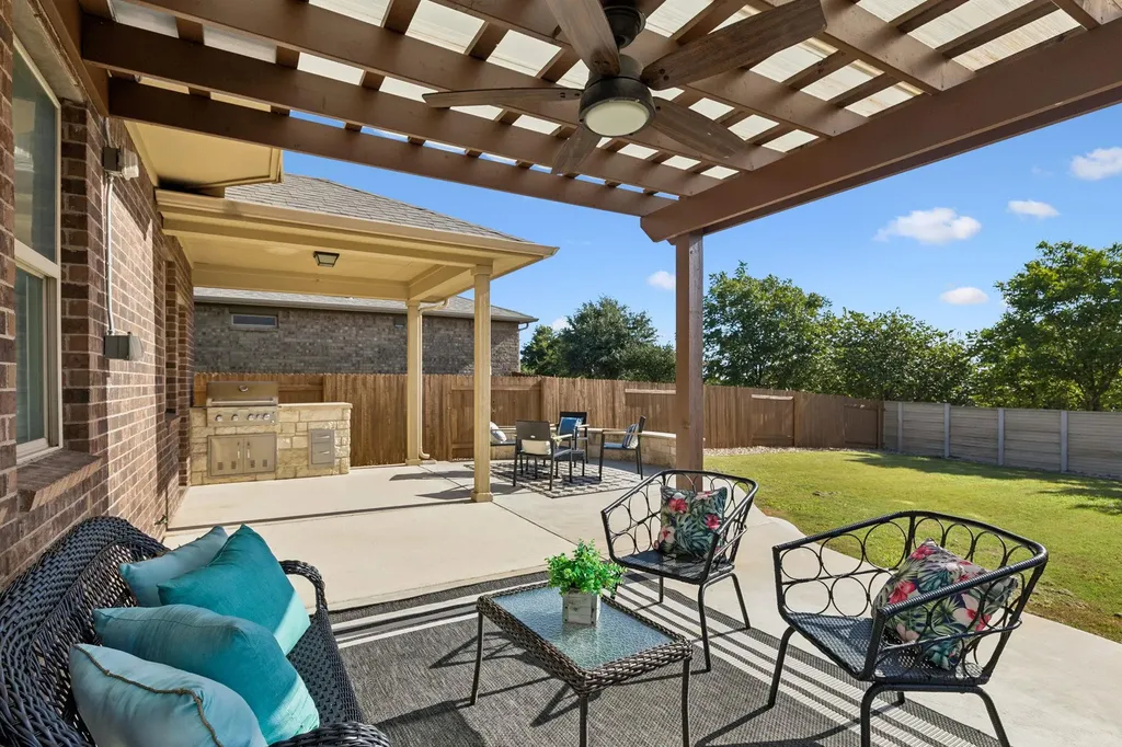 900 Myrna Bend Leander TX 78641
