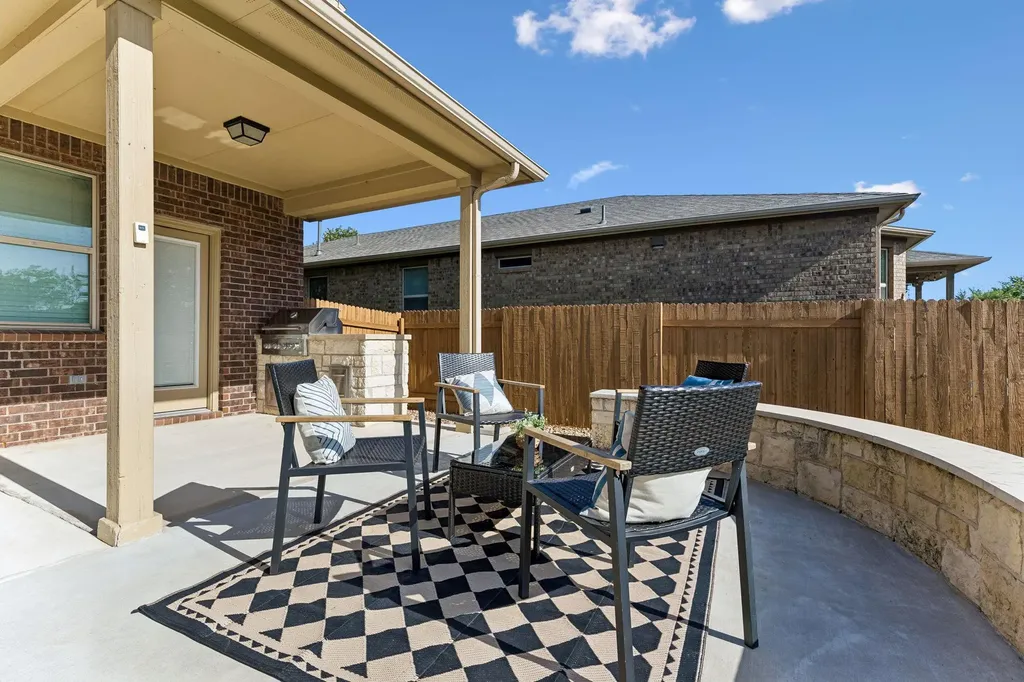 900 Myrna Bend Leander TX 78641