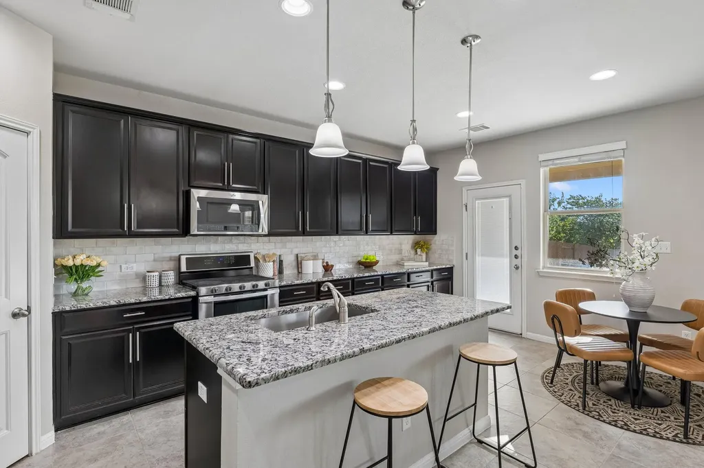 900 Myrna Bend Leander TX 78641