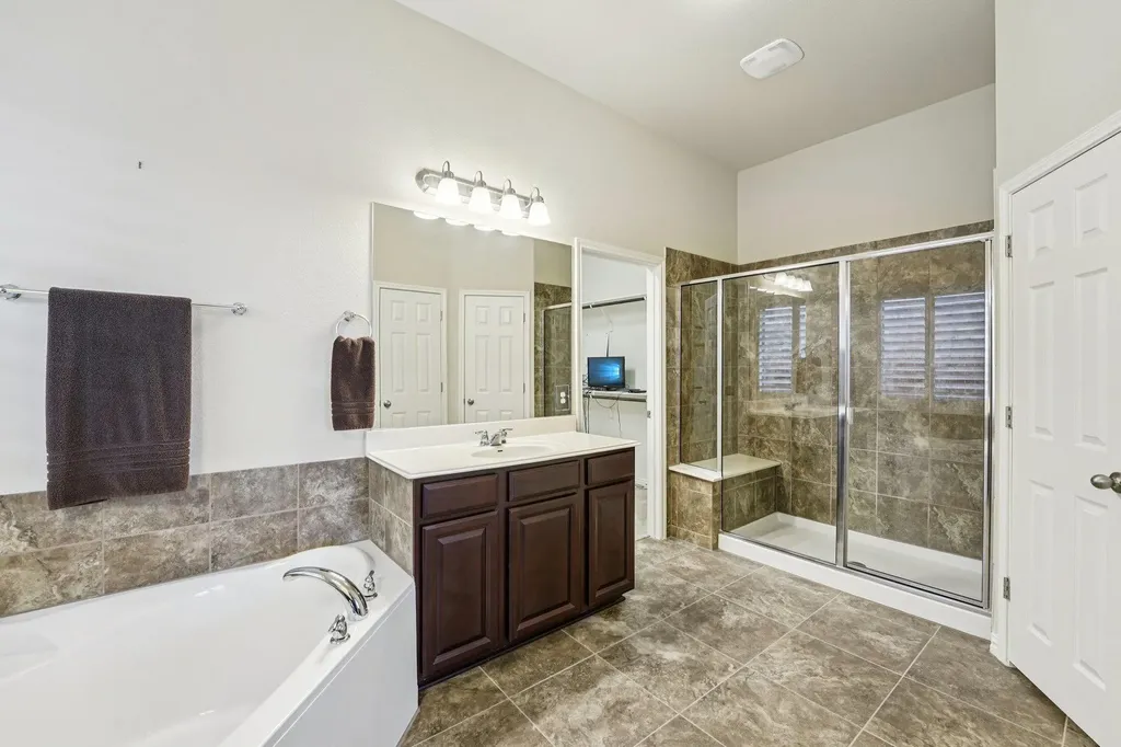 204 Norcia Loop Liberty Hill TX 78642