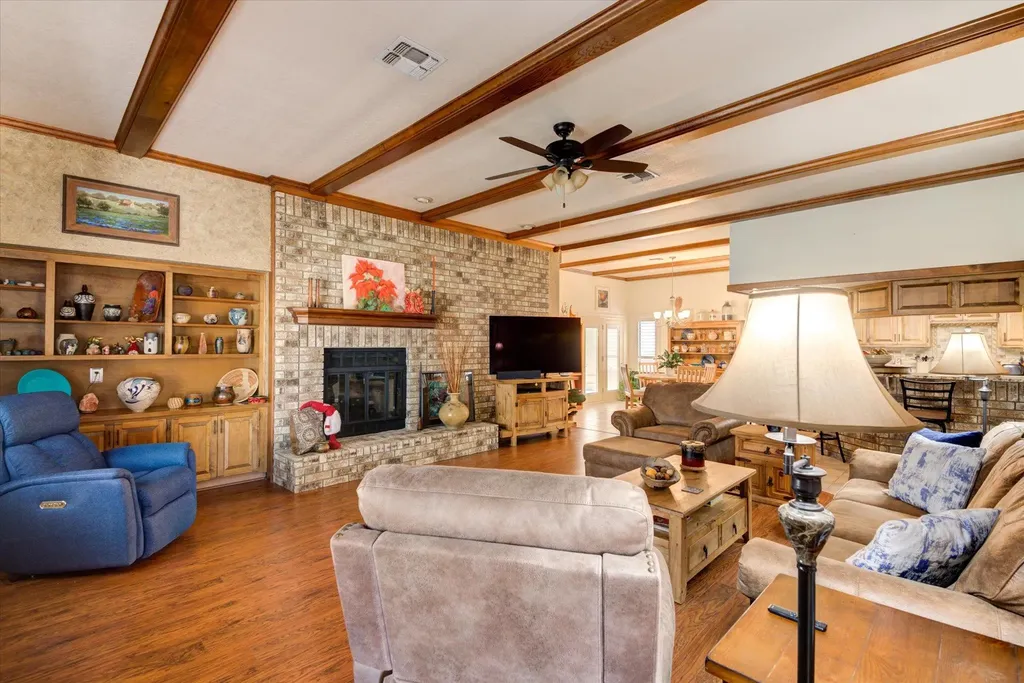 115 Firestone Place Meadowlakes TX 78654