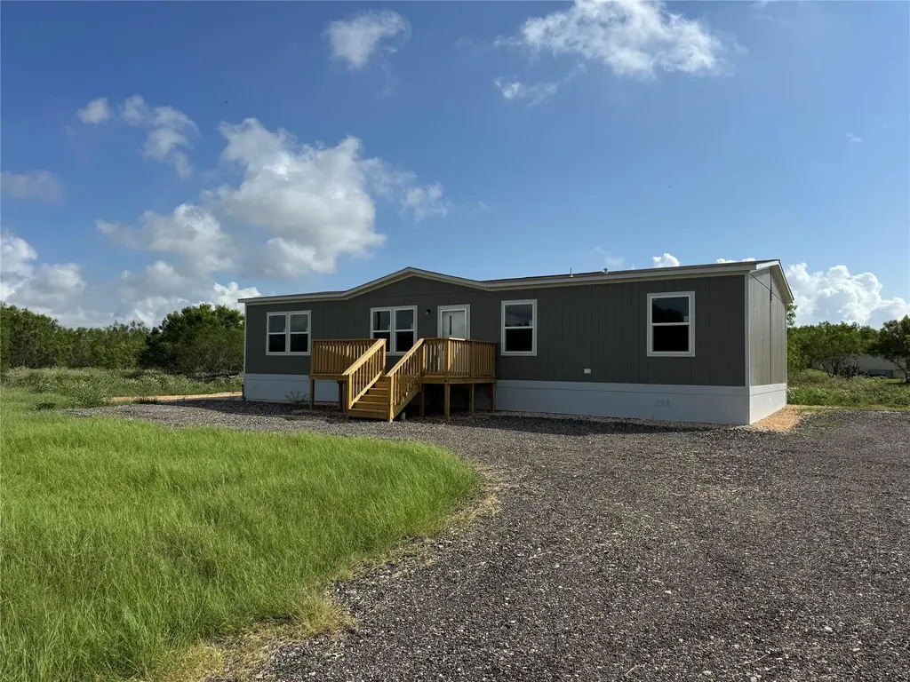 2601 Tumbleweed Trail Dale TX 78616