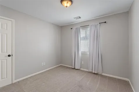 1712 Lynnville Trail Austin TX 78727