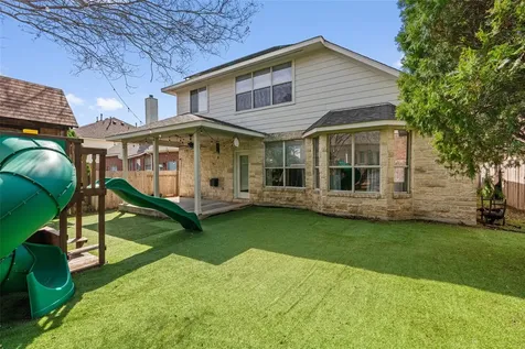 1712 Lynnville Trail Austin TX 78727