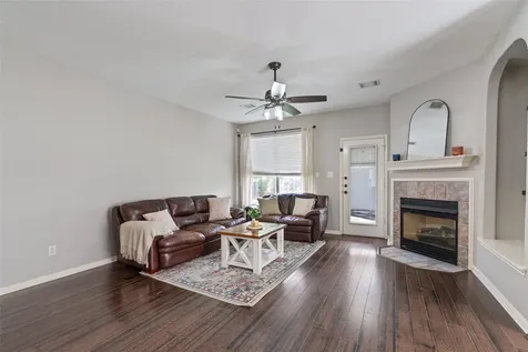 1712 Lynnville Trail Austin TX 78727