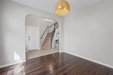 1712 Lynnville Trail Austin TX 78727