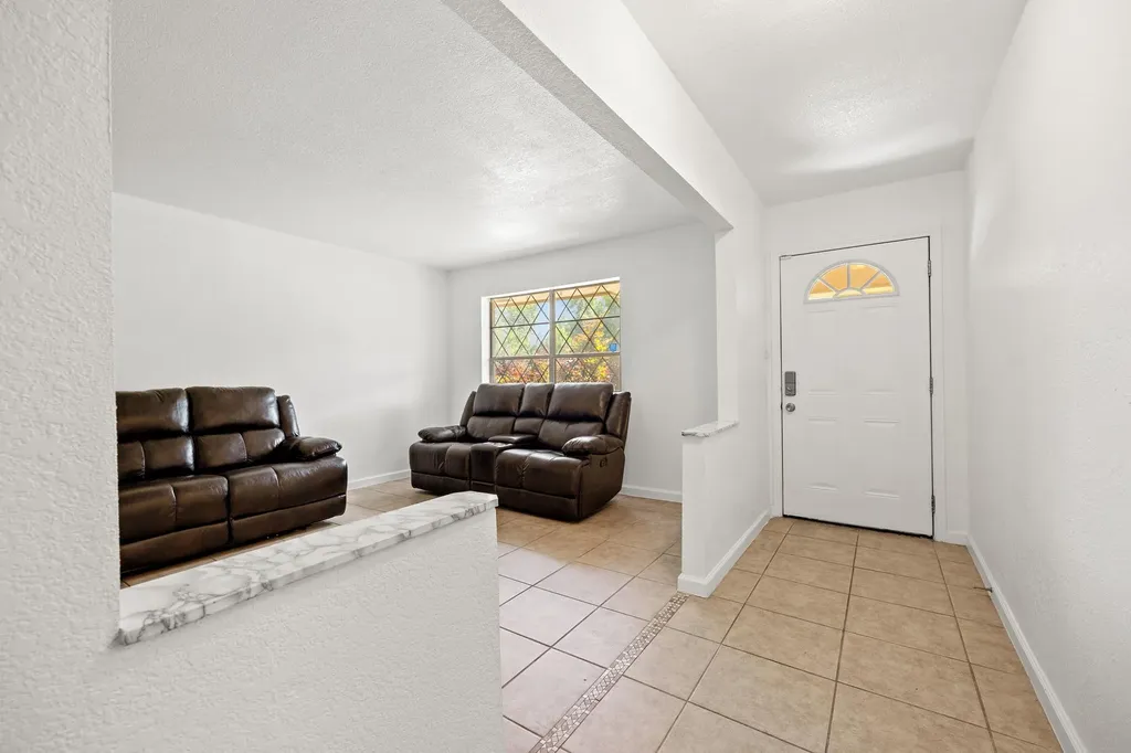 2305 Lathan Lane Taylor TX 76574