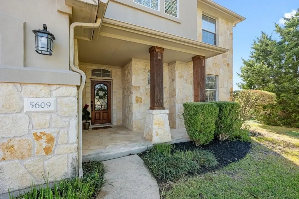 5609 York Bridge Circle Austin TX 78749