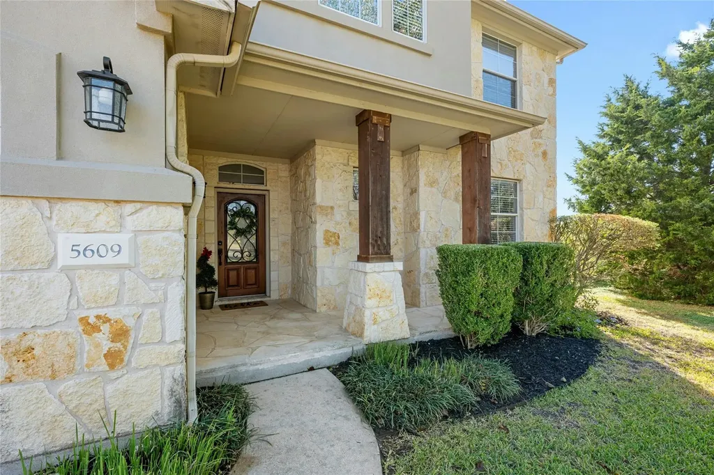 5609 York Bridge Circle Austin TX 78749