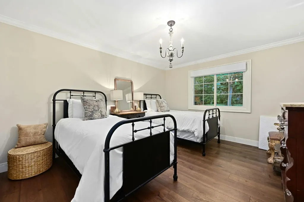 2801 Regents Park Austin TX 78746