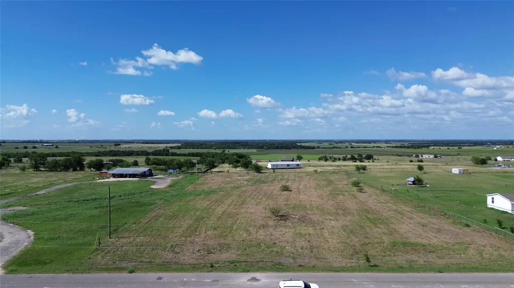 549 County Road 423 Taylor TX 76574