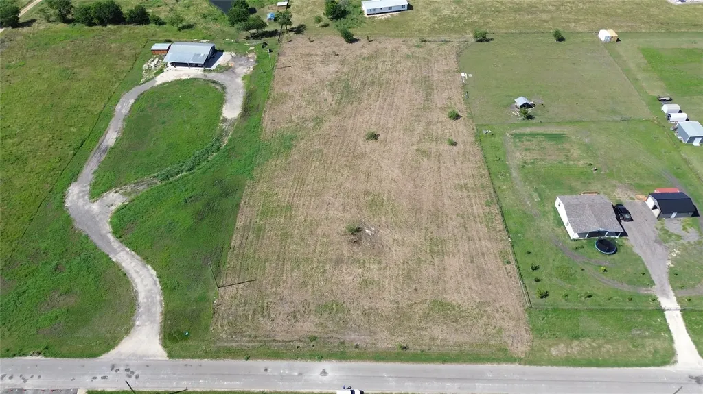 549 County Road 423 Taylor TX 76574