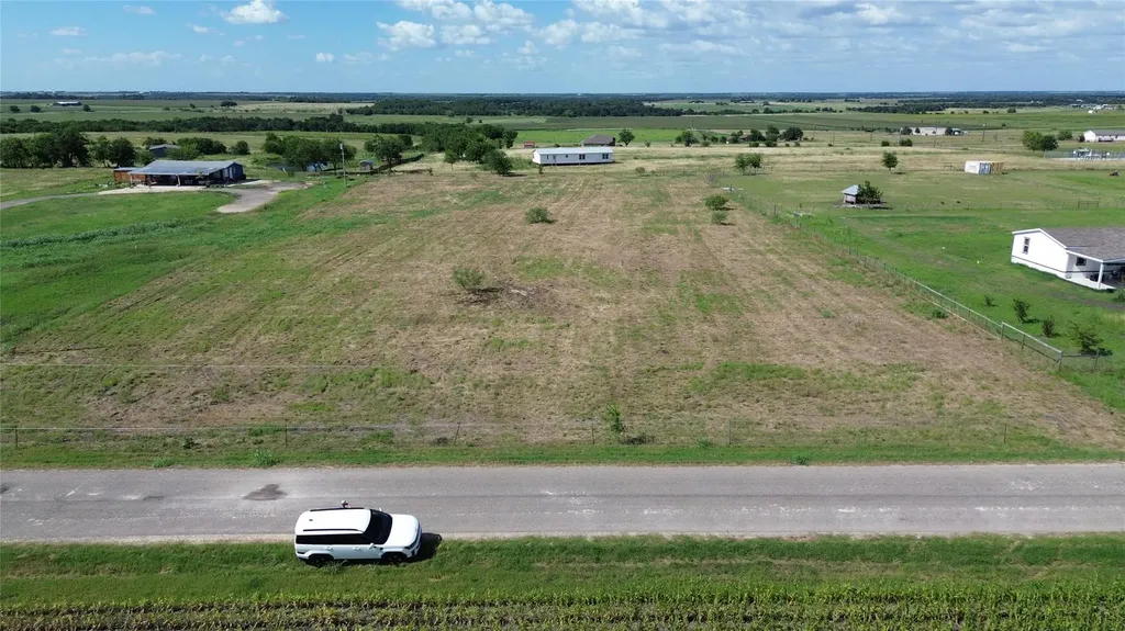 549 County Road 423 Taylor TX 76574