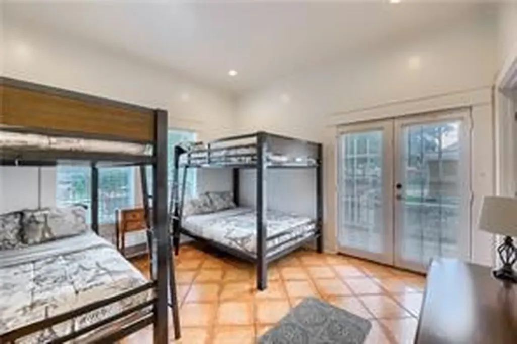 911 E 2nd Street Austin TX 78702
