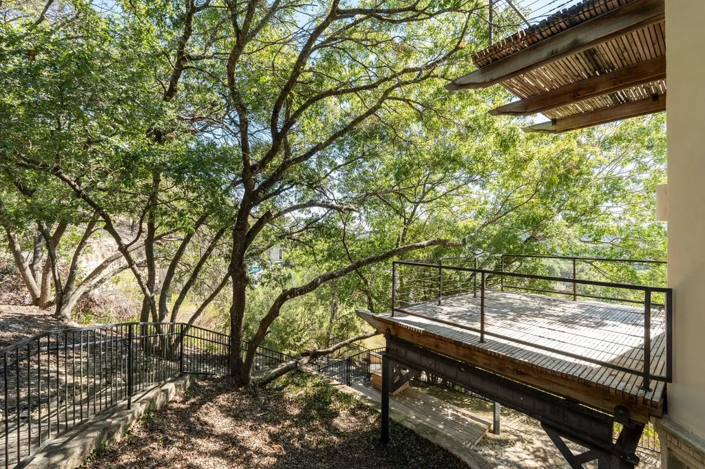 5310 Scenic View Drive Austin TX 78746