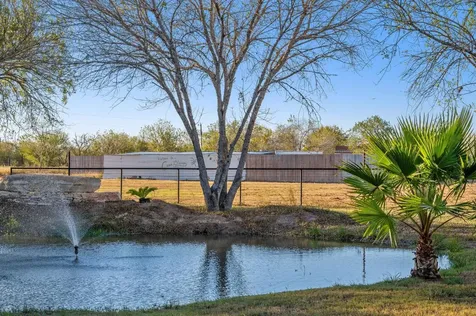 968 Tate Road Victoria TX 77904