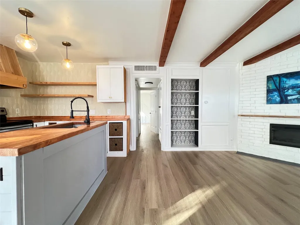 3310 Hycreek Drive Austin TX 78723