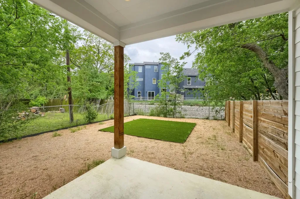 4805 Sara Drive Austin TX 78721