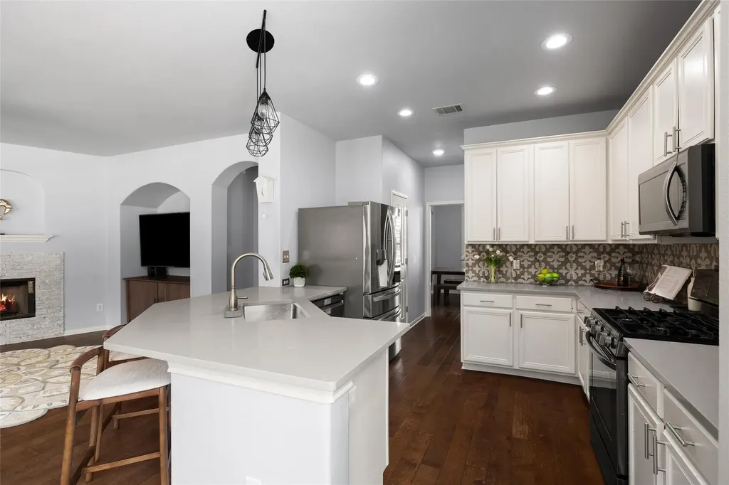 200 Lexington Drive Austin TX 78737