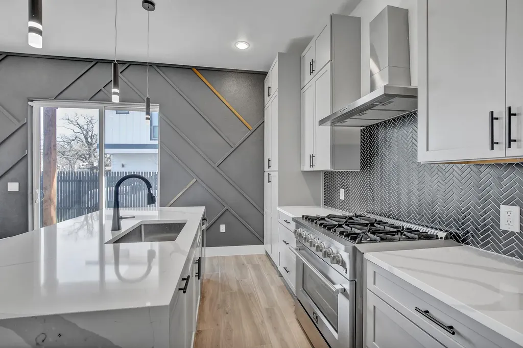4703 Louis Avenue Austin TX 78721