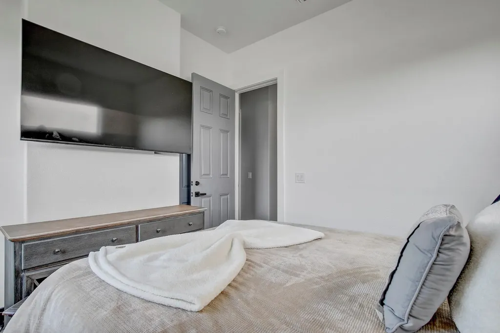4703 Louis Avenue Austin TX 78721