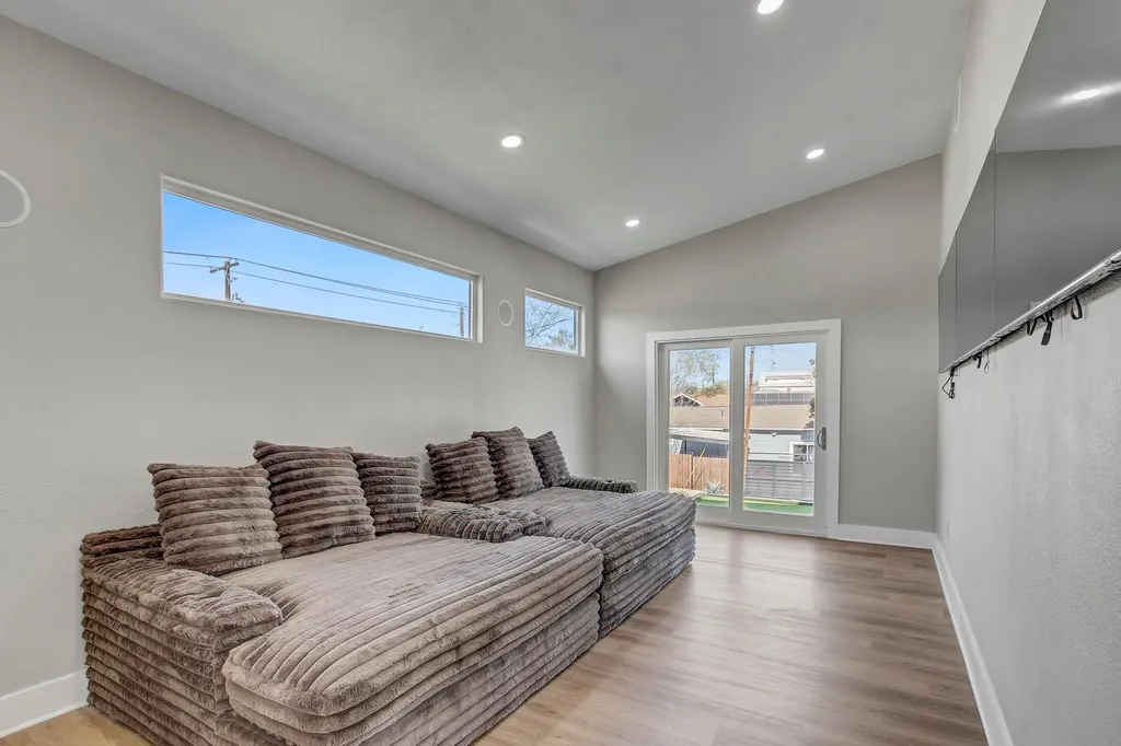 4703 Louis Avenue Austin TX 78721