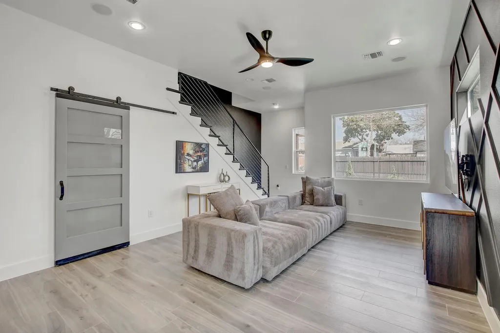 4703 Louis Avenue Austin TX 78721
