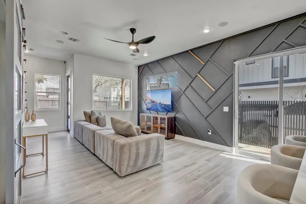4703 Louis Avenue Austin TX 78721