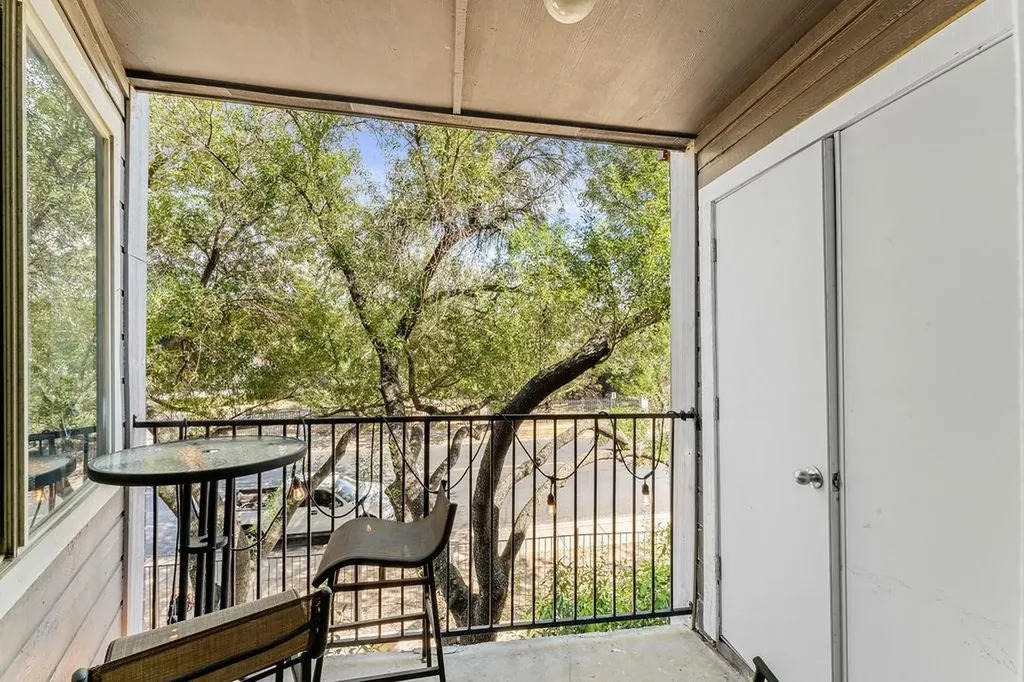 1840 Burton Drive Austin TX 78741