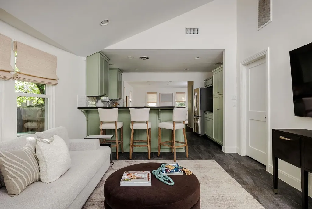 4004 Ridgelea Drive Austin TX 78731