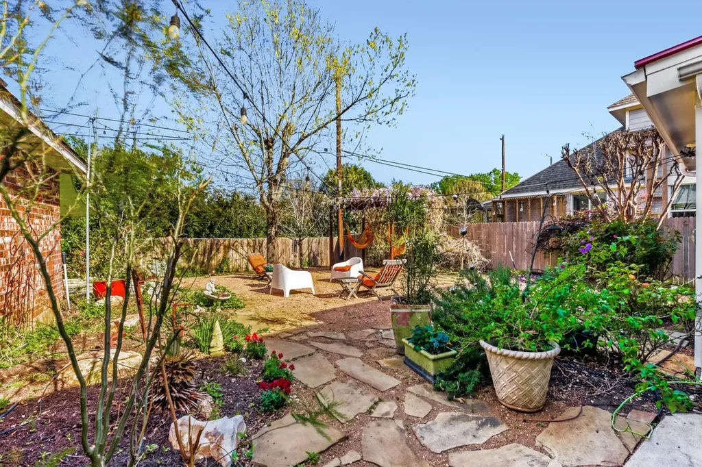 6925 Robert Dixon Drive Austin TX 78749