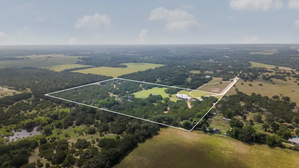 2110 County Road 285 Liberty Hill TX 78642