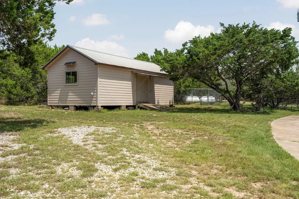 2110 County Road 285 Liberty Hill TX 78642