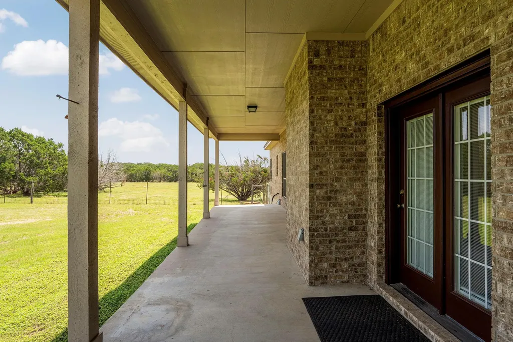 2110 County Road 285 Liberty Hill TX 78642