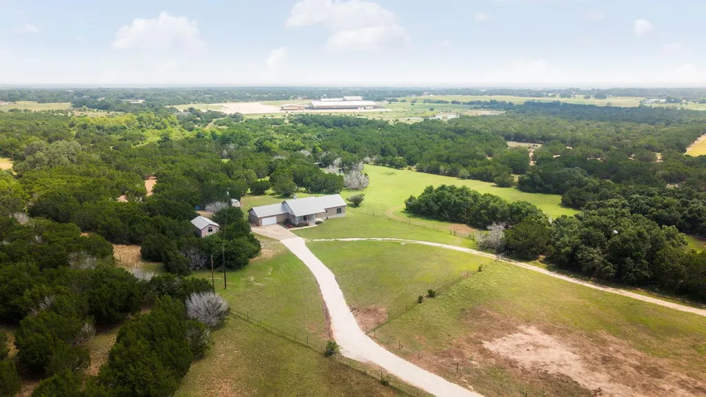 2110 County Road 285 Liberty Hill TX 78642