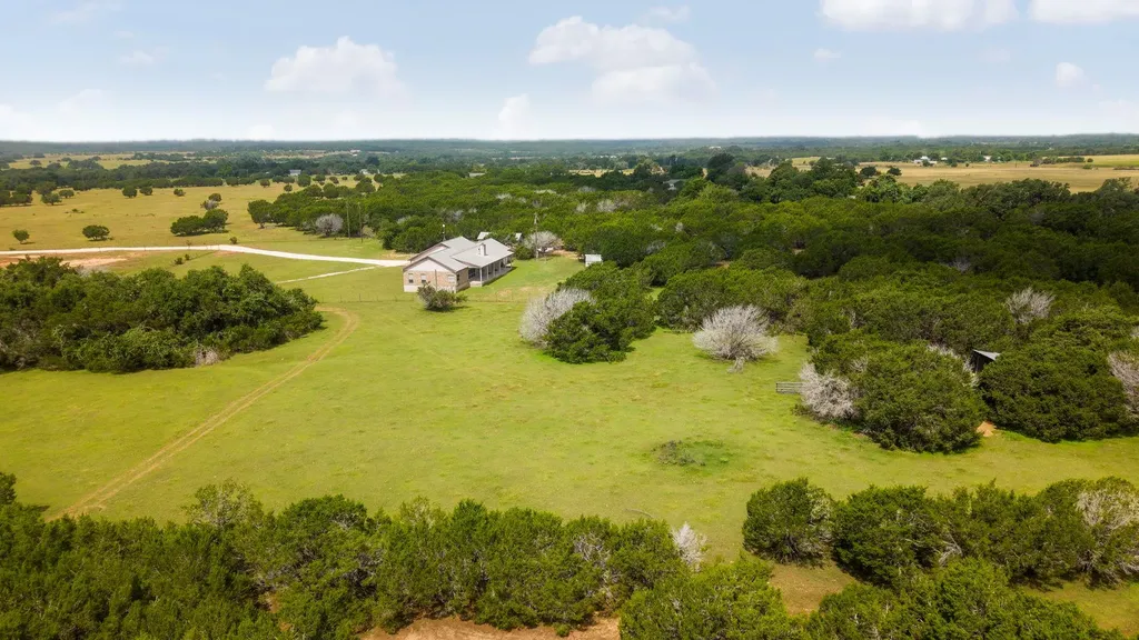 2110 County Road 285 Liberty Hill TX 78642