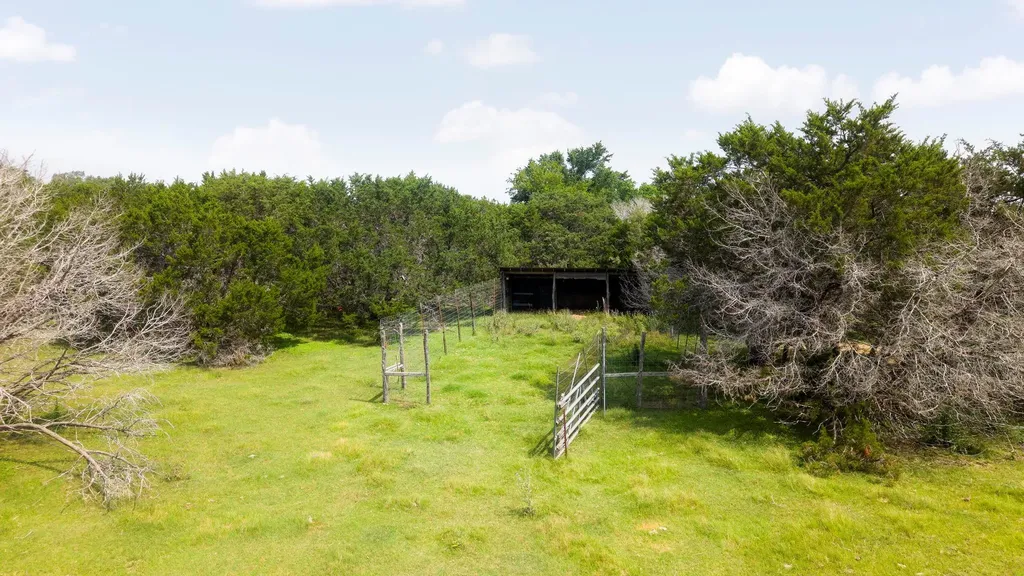 2110 County Road 285 Liberty Hill TX 78642
